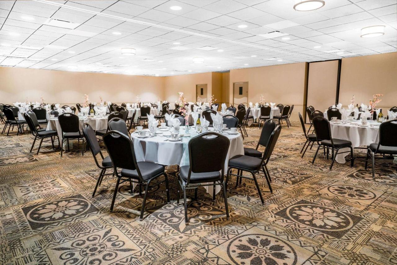 Days Inn Hotel & Conference Center La Crosse Dış mekan fotoğraf